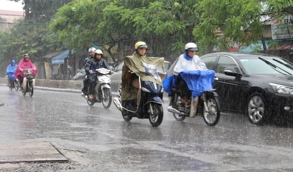 Dự báo thời tiết 8/5: Hà Nội tụt 10 độ, chuyển mưa rào