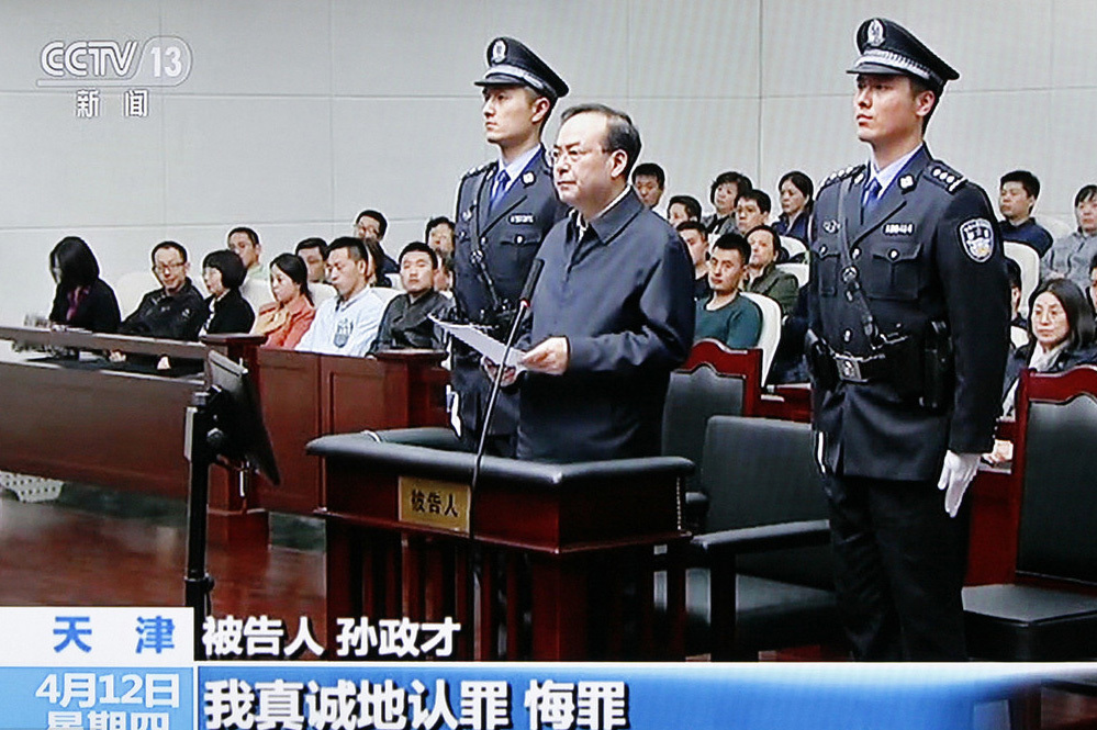 Cựu ủy viên Bộ Chính trị  TQ bị tù chung thân