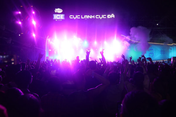 Thưởng bia ở Cố đô: Còn dịp nào hợp hơn Festival Huế?