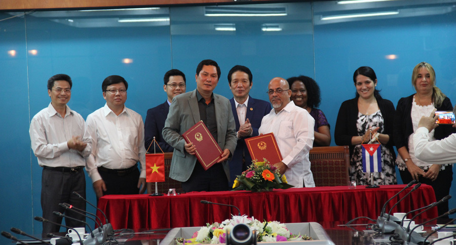 Việt Nam - Cuba tăng cường hợp tác về xuất bản
