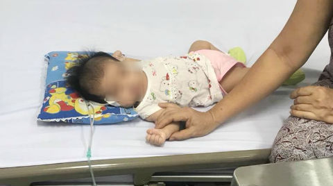 Trẻ bị sặc sữa