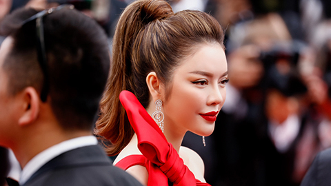 Lý Nhã Kỳ váy đỏ nổi bật trên thảm đỏ Cannes
