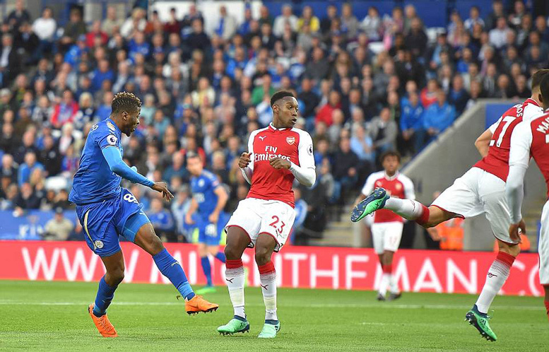 Mất người sớm, Arsenal thua bẽ bàng Leicester