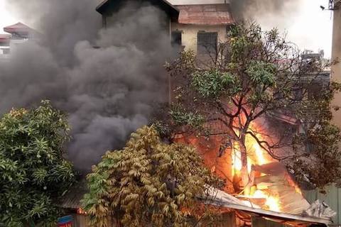 cháy ở  Long Biên