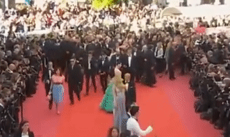 Phạm Băng Băng khiến dàn sao phải né trên thảm đỏ Cannes