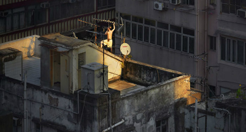 Tò mò cảnh sinh hoạt trên gác thượng của người dân Hong Kong