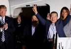 Ông Trump đích thân đón 3 tù nhân trở về từ Triều Tiên