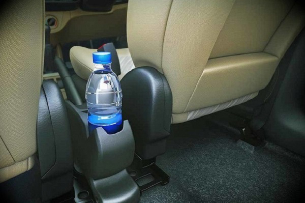Chai nước lọc để trong xe ô tô cũng có thể 'lấy mạng tài xế' vì lý do này