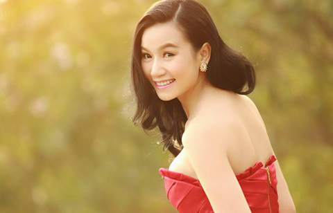 Vẻ đẹp mặn mà, tươi trẻ của Lương Giang