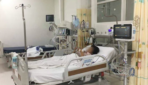 Hai chị em uống thuốc diệt cỏ tự tử vẫn đang nguy kịch