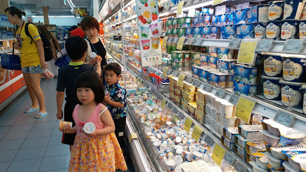 Thị trường sữa  Đông Nam Á: Câu chuyện từ 18 lít sữa