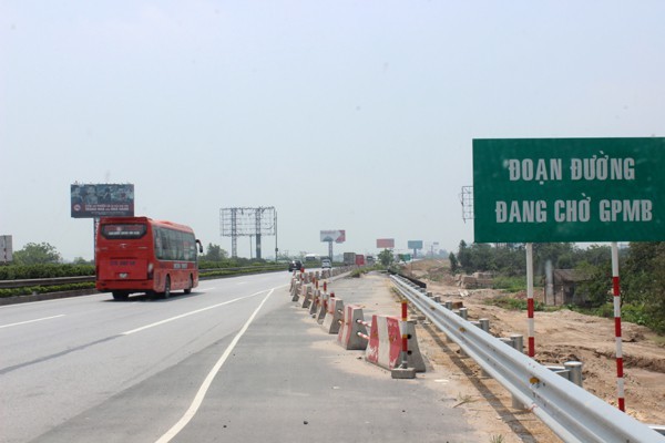 Cao tốc Pháp Vân - Cầu Giẽ “lụt” tiến độ nghiêm trọng vì vướng mặt bằng