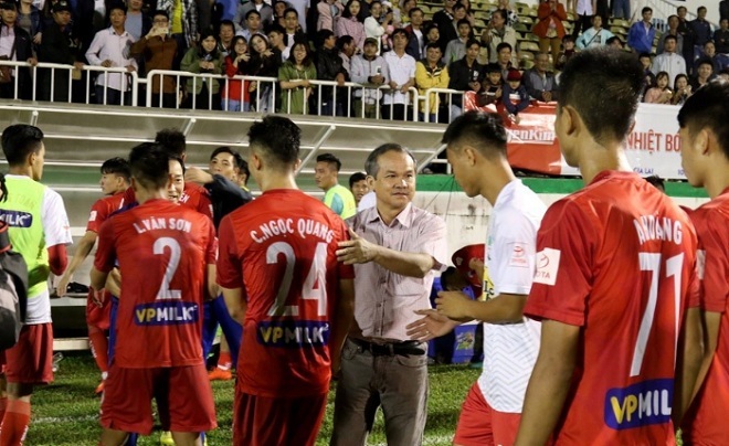 Bầu Đức nhắn tin “đuổi” ngoại binh trận HAGL vs Hà Nội