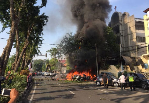 Đánh bom liều chết liên hoàn tại thành phố lớn thứ hai Indonesia