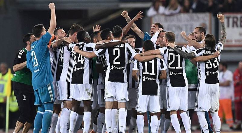 Juventus vô địch Serie A lần thứ 7 liên tiếp