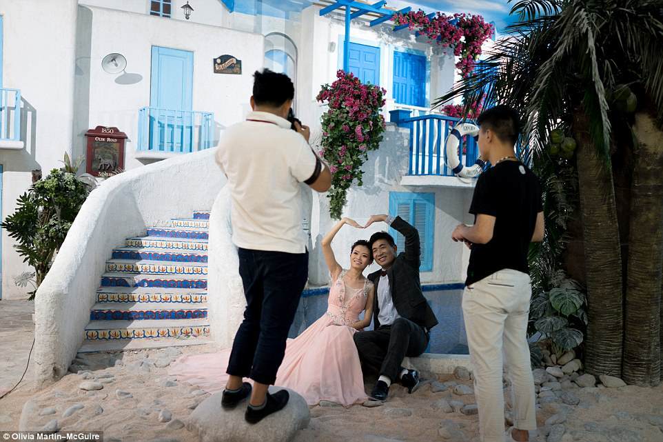 Bên trong thiên đường chụp ảnh cưới tại Trung Quốc