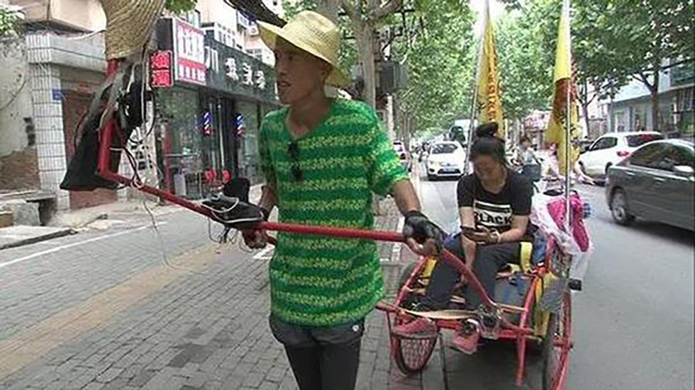 Kéo xích lô hàng nghìn km để chinh phục người yêu