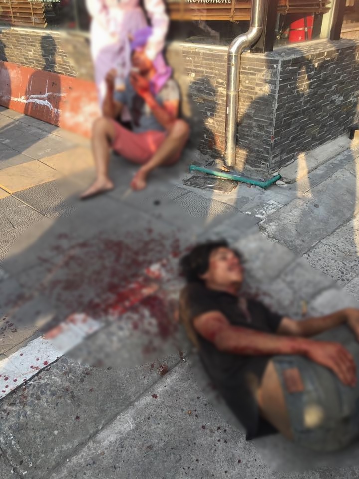 Hà Nội: Đập phá ô tô, đánh tài xế trọng thương trên phố