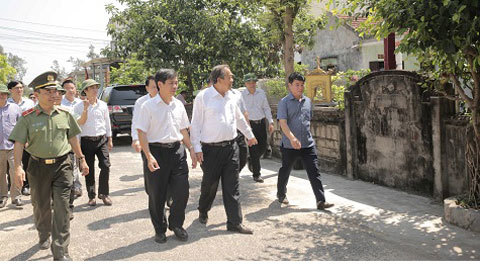 Phó Thủ tướng thăm ngư dân Quảng Bình bị thiệt hại do sự cố môi trường