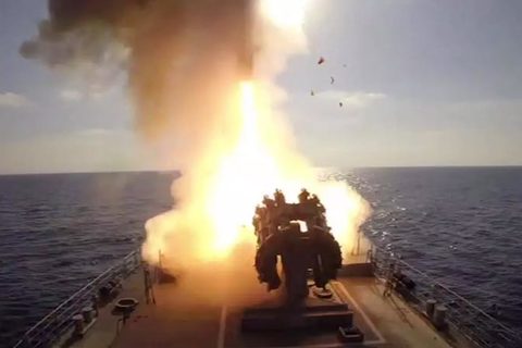 Putin điều chiến hạm tên lửa áp sát, bảo vệ Syria