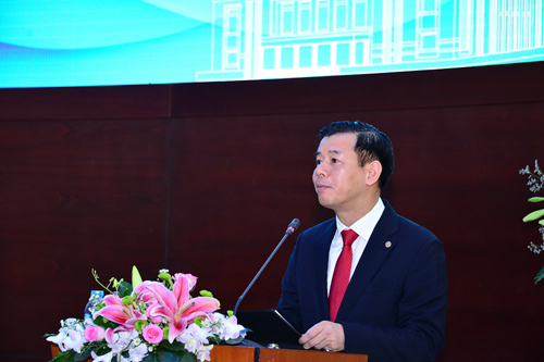Ông Nguyễn Việt Quang – Tổng Giám đốc Tập đoàn Vingroup phát biểu tại Lễ niêm yết.