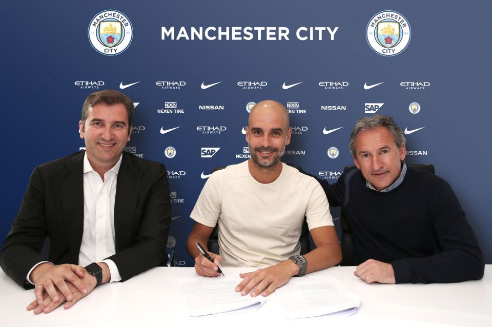Guardiola ký hợp đồng