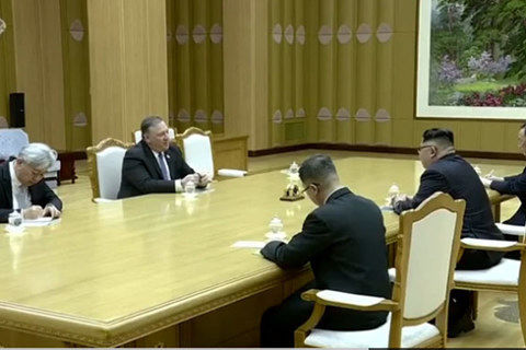 Người tóc bạc bí ẩn trong cuộc gặp Kim Jong Un-Ngoại trưởng Mỹ