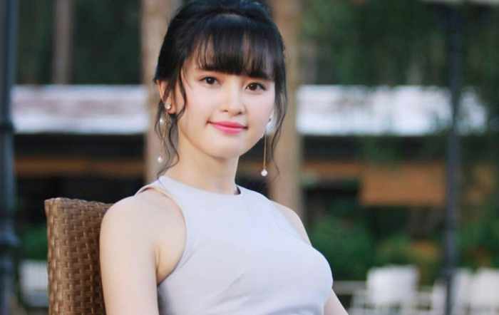 Nhan sắc cô gái Lào Cai nhận nuôi bé 14 tháng nặng 3,5 kg