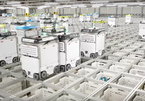 Xem hàng ngàn robot tự phối hợp đóng gói đơn hàng