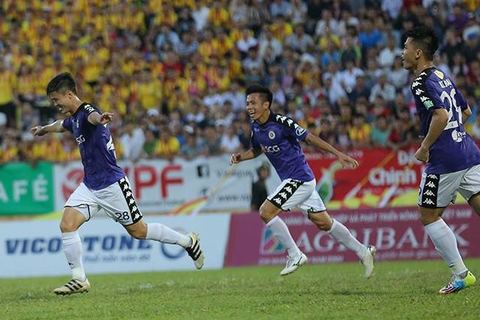 Duy Mạnh mở tỷ số cho Hà Nội FC