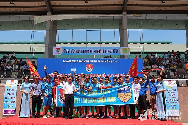 Giải bóng đá Thanh niên Nghệ An tại Hà Nội tìm ra đội vô địch