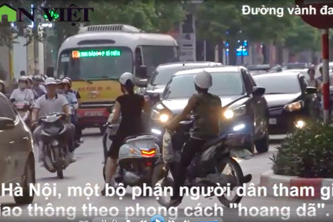 Nhan nhản kiểu lái xe 