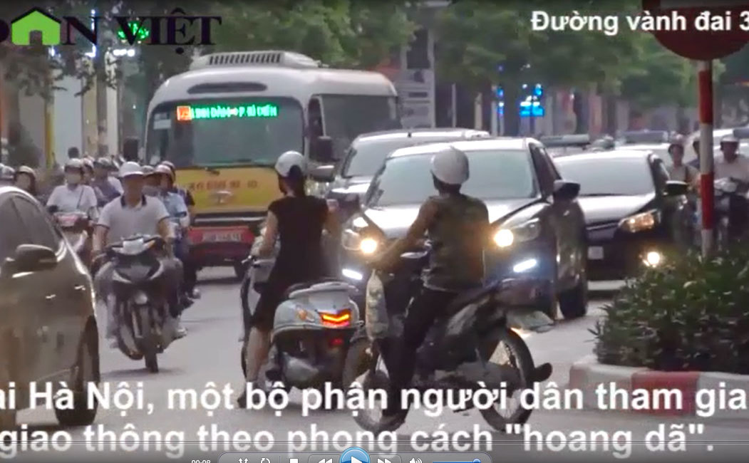 Nhan nhản kiểu lái xe