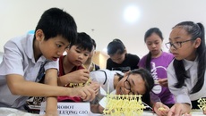 Học sinh tự làm robot năng lượng gió Học sinh tự làm robot năng lượng gió