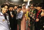 Taylor Swift và loạt sao đình đám khoe ảnh chụp cùng BTS