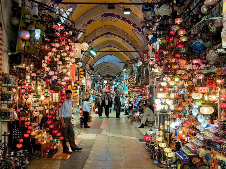 Grand Bazaar: Khu chợ 4.000 gian hàng toàn đàn ông đứng bán