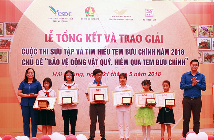 Trao giải thi tìm hiểu tem Bưu chính 2018