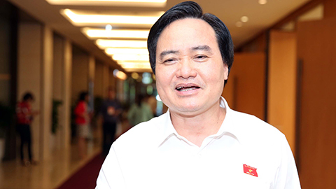 Bộ trưởng GD lên tiếng vụ bảo mẫu kẹp cổ đút cháo cho trẻ ở Đà Nẵng