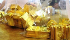 Giá vàng hôm nay 24/5: USD biến động mạnh, vàng chao đảo Giá vàng hôm nay 24/5: USD biến động mạnh, vàng chao đảo