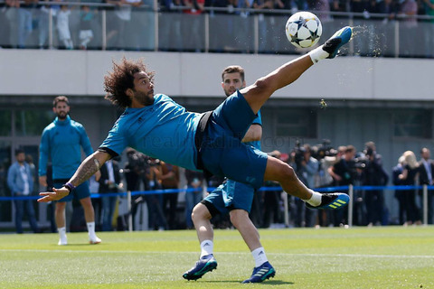 Real Madrid tập luyện