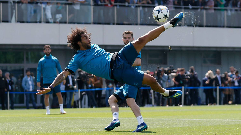 Real Madrid tập luyện