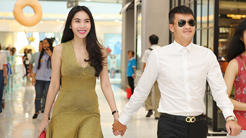 Thủy Tiên mặc cây hàng hiệu gần 300 triệu sánh đôi bên Công Vinh