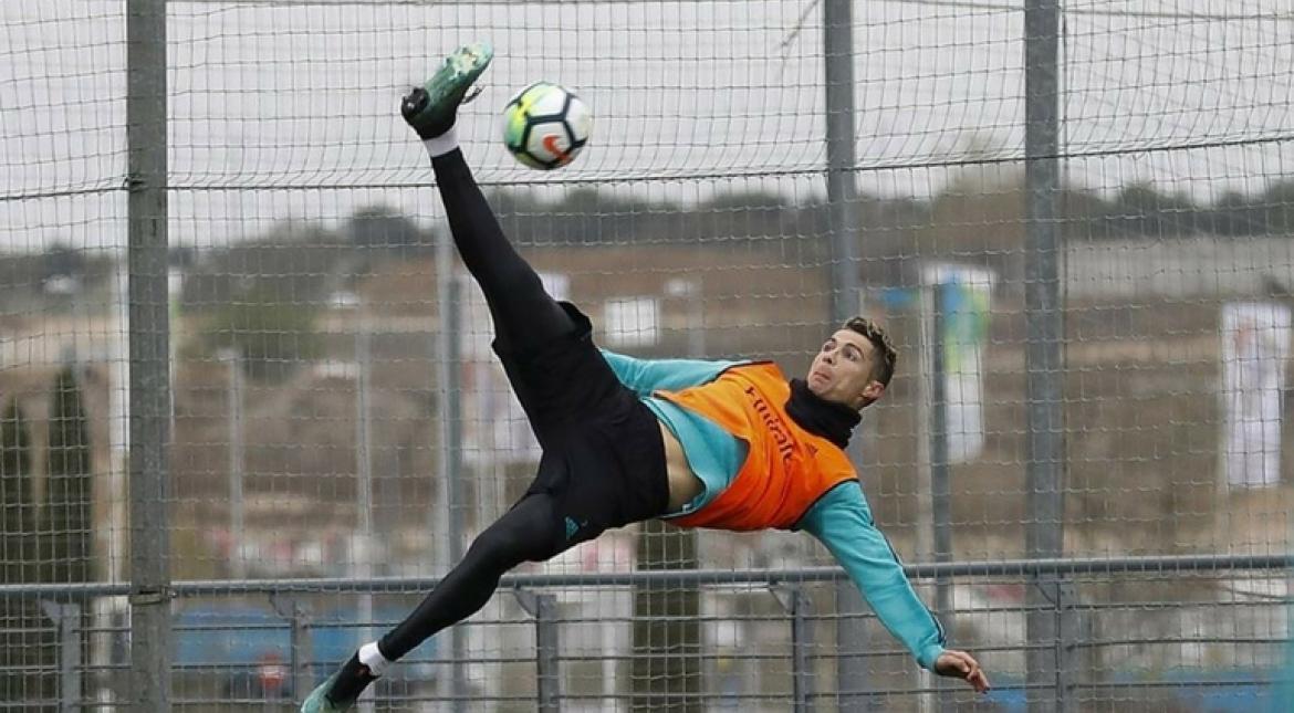 Ronaldo tập luyện