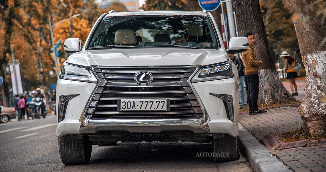 Chiêm ngưỡng xe sang Lexus biển đẹp