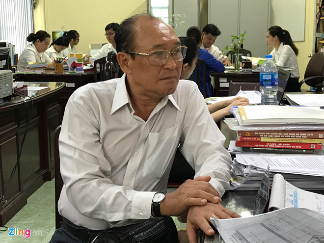 Duy Phương đến tòa để phản ứng chuyện chưa xử vụ Sau ánh hào quang