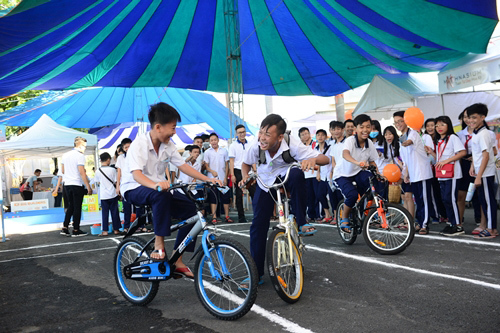 Trẻ em tưng bừng chơi hướng nghiệp ở Phú Mỹ Hưng