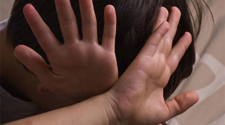 Tờ thông báo khiến phụ huynh giật mình và những quy tắc dạy con tránh bị xâm hại