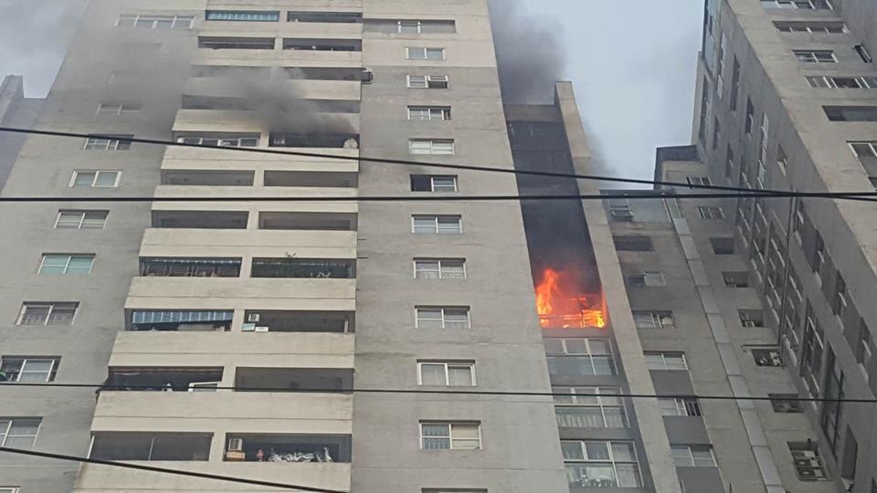 Hà Nội: Cháy tầng 18 chung cư Bắc Hà