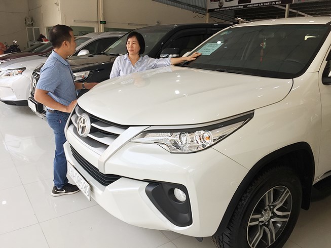 Chuyện lạ: Ô tô cũ giá đắt hơn ô tô mới