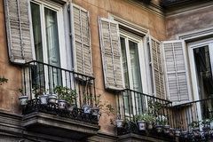 Chồng bị vợ đánh bầm mặt ở công ty vì ngoại tình